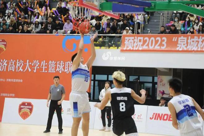 北京時間2月20日，NBA全明星周末，掘金主將約基奇入選了詹姆斯隊的首發(fā)陣容。